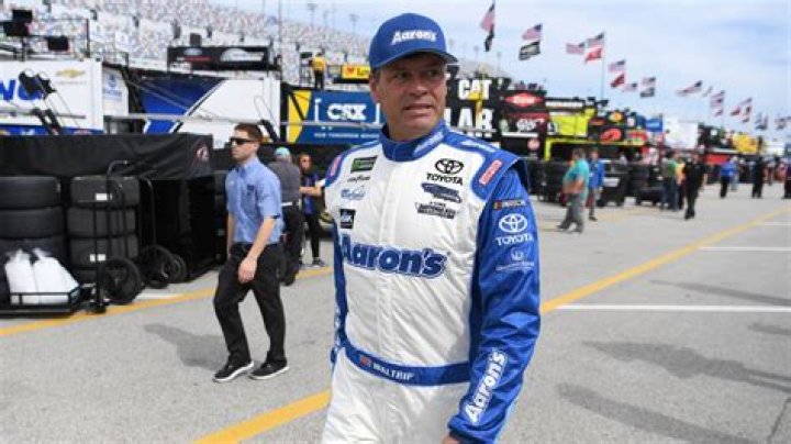 A. J. Allmendinger biografía, edad, altura, esposo, net worth, familia