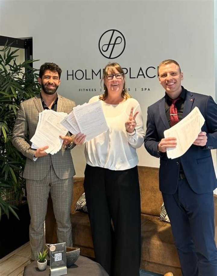 Adrian Holmes biografía, edad, altura, esposo, net worth, familia