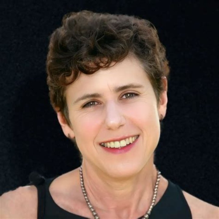 Amanda Augustus Biography, Age, Height, Husband, Net Worth, Family