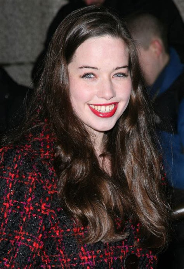 Anna Popplewell Biography, Age, Height, Husband, Net Worth, Family