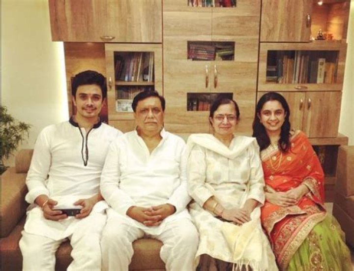 Anuj Tiwari Biography, Age, Height, Wife, Net Worth, Family