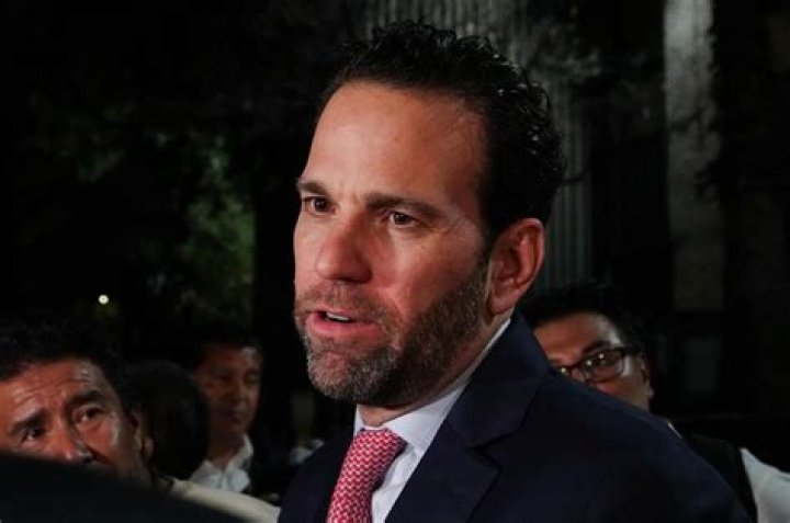 Carlos Loret de Mola Biography, Age, Height, Wife, Net Worth, Family