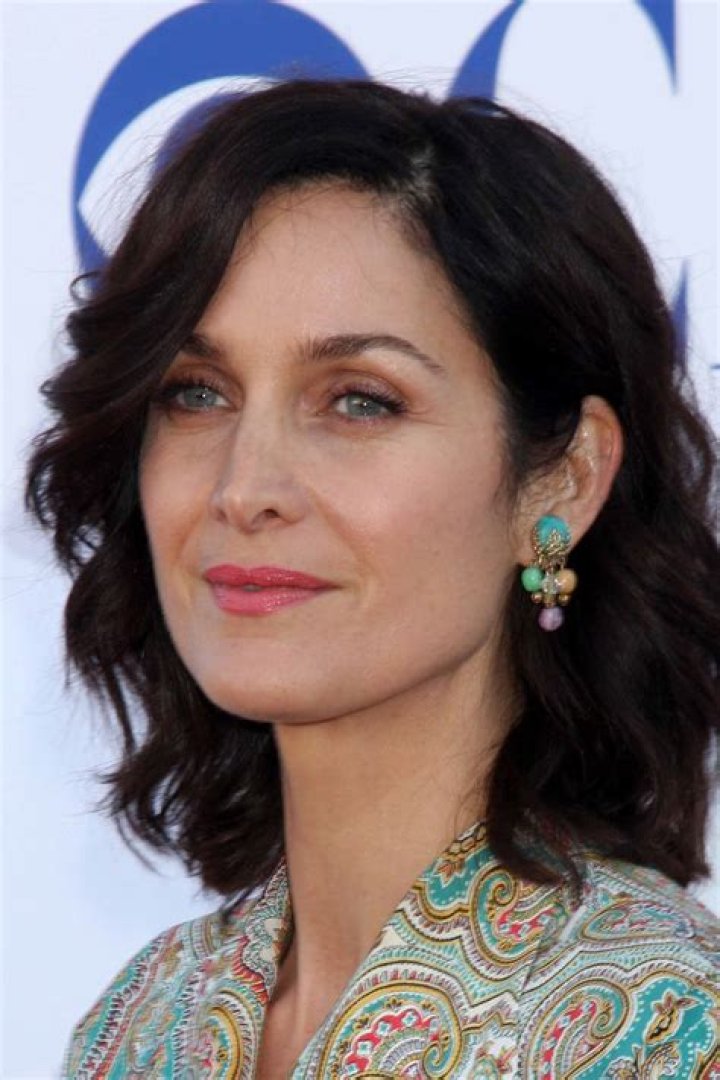 Carrie-Anne Moss Biography, Age, Height, Husband, Net Worth, Family
