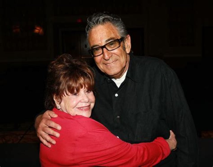 Charlie Brill Biography, Age, Height, Wife, Net Worth, Family