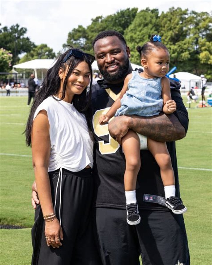 Davon Godchaux Biography, Age, Height, Wife, Net Worth, Family