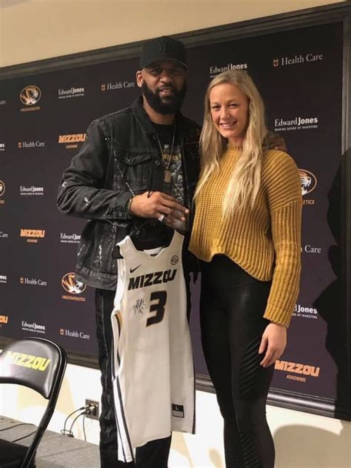 Derrick Chievous Biography, Age, Height, Wife, Net Worth, Family