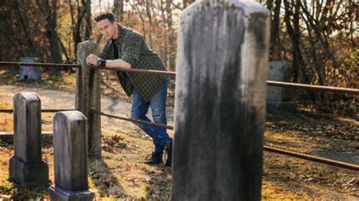 Dustin Pari Biography, Age, Height, Wife, Net Worth, Family