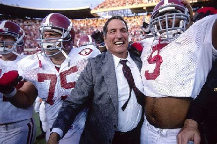 Gene Stallings Biography, Age, Height, Wife, Net Worth, Family
