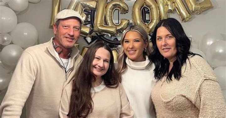 Gypsy Rose Lee Biography, Age, Height, Husband, Net Worth, Family