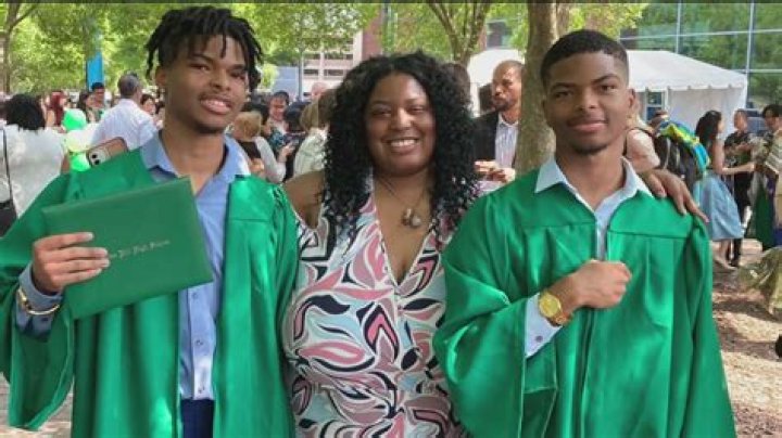 Jay Arlen Jones Biography, Age, Height, Wife, Net Worth, Family