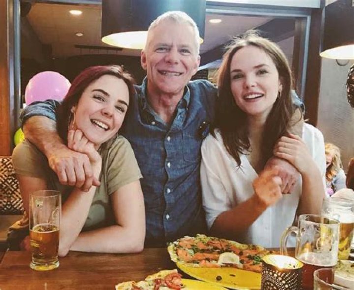 Jenji Kohan Biography, Age, Height, Husband, Net Worth, Family