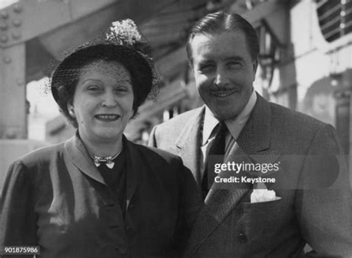 John Boles Biography, Age, Height, Wife, Net Worth, Family