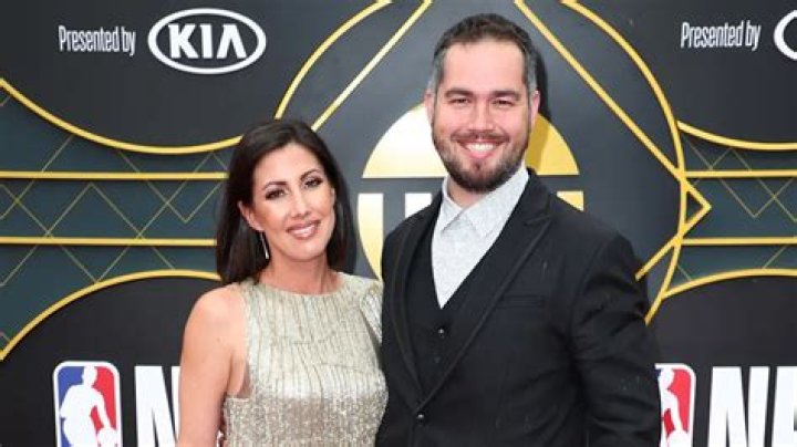 Johnny Buss Biography, Age, Height, Wife, Net Worth, Family