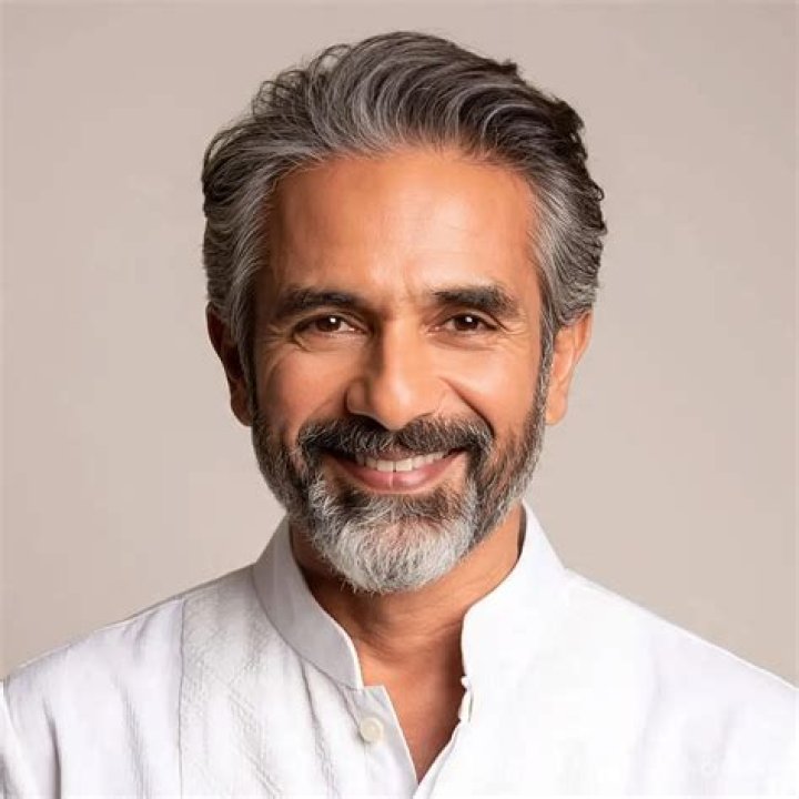 Kabir Bedi Biography, Age, Height, Husband, Net Worth, Family