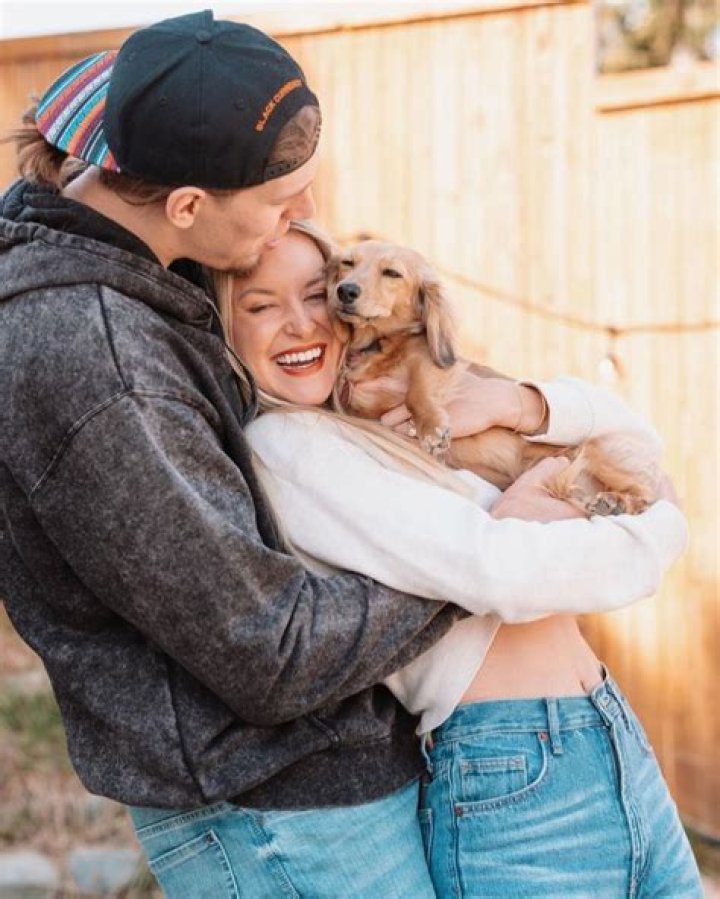 Kelly Olynyk Biography, Age, Height, Wife, Net Worth, Family