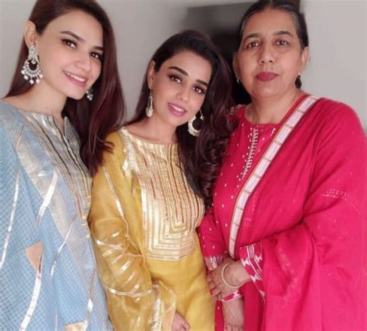 Kiran Haq Biography, Age, Height, Husband, Net Worth, Family