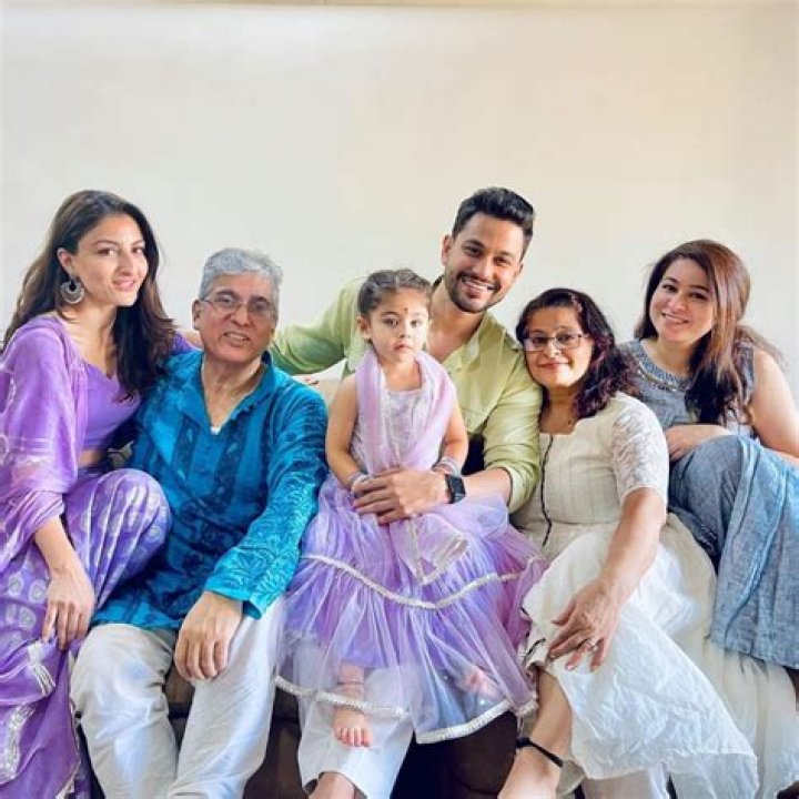 Kunal Khemu Biography, Age, Height, Wife, Net Worth, Family