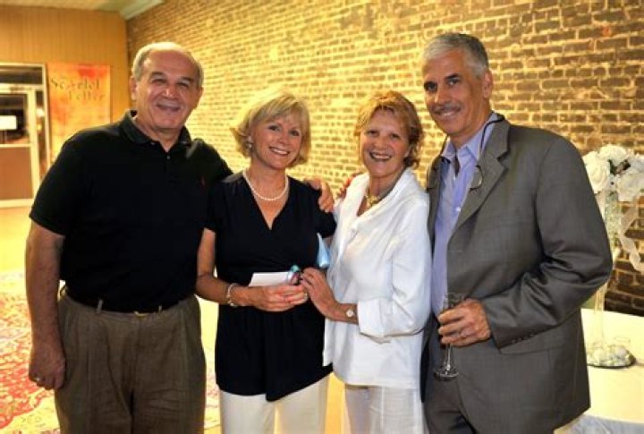 Linda Lavin Biography, Age, Height, Husband, Net Worth, Family