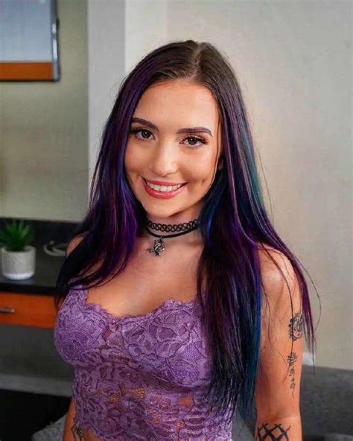 Madison Bailey Biography, Age, Height, Husband, Net Worth, Family