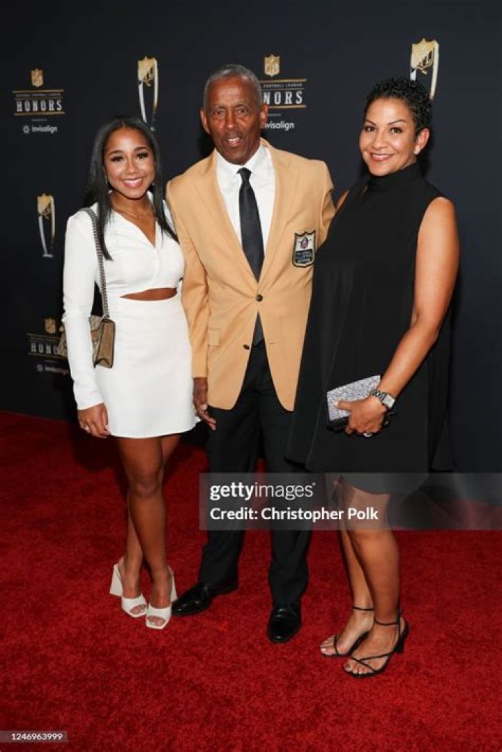 Malik Jefferson Biography, Age, Height, Wife, Net Worth, Family