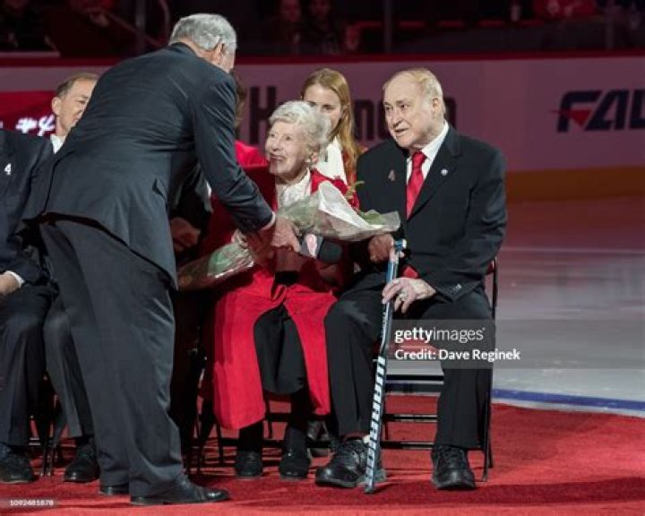 Mickey Redmond Biography, Age, Height, Wife, Net Worth and Family