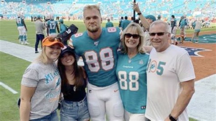 Mike Gesicki Biography, Age, Height, Wife, Net Worth, Family