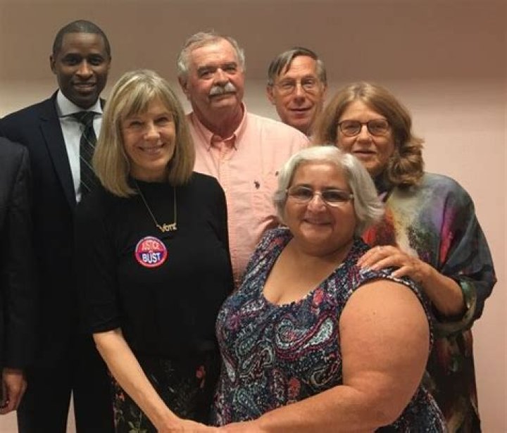 Mimi Kennedy biografía, edad, altura, esposa, net worth, familia