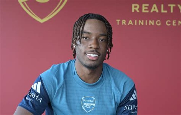 Noni Madueke biografía, edad, altura, esposo, net worth, familia