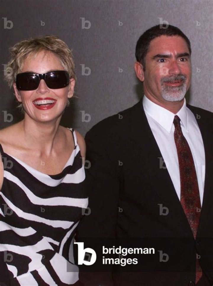 Phil Bronstein Biography, Age, Height, Wife, Net Worth, Family