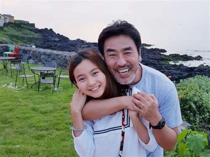 Qin Gang Biography, Age, Height, Wife, Net Worth, Family