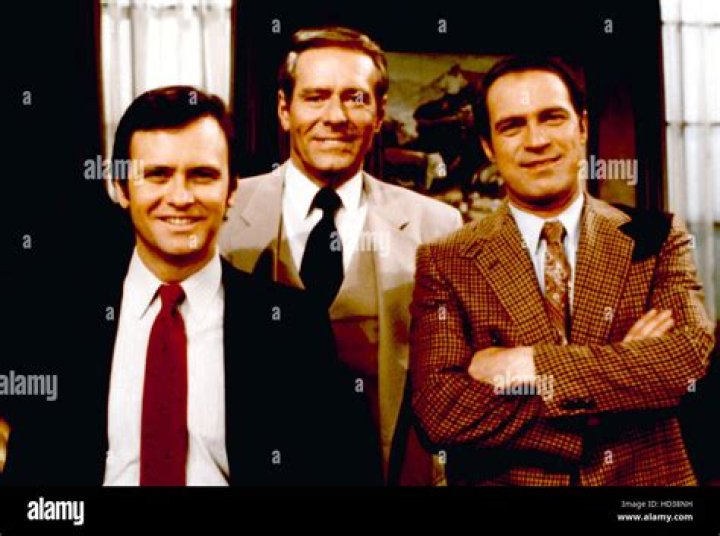 Robert S. Woods Biography, Age, Height, Wife, Net Worth, Family