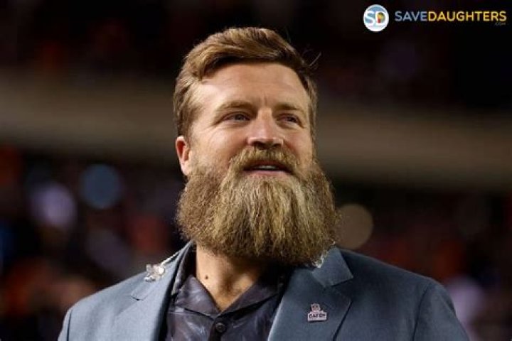 Ryan Fitzpatrick Biography, Age, Height, Wife, Net Worth, Family
