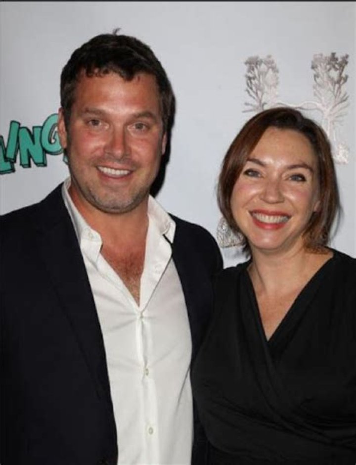 Stephanie Courtney Biography, Age, Height, Husband, Net Worth, Family