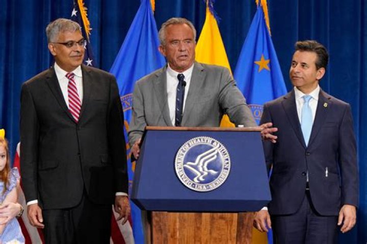 Steven Cheung Biography, Age, Height, Wife, Net Worth, Family