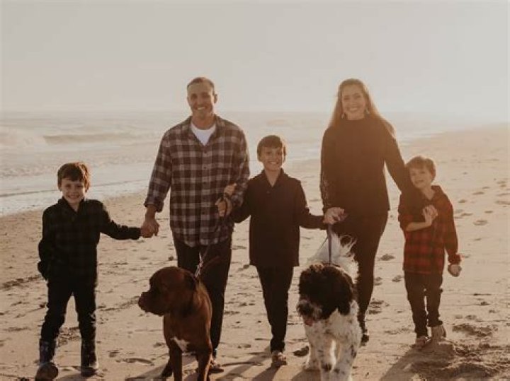 Stuart Gray Biography, Age, Height, Wife, Net Worth, Family