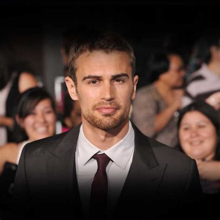 Theo James Biography, Age, Height, Wife, Net Worth, Family