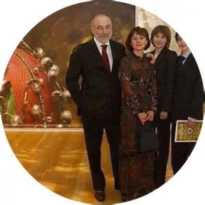 Viktor Vekselberg Biography, Age, Height, Wife, Net Worth, Family