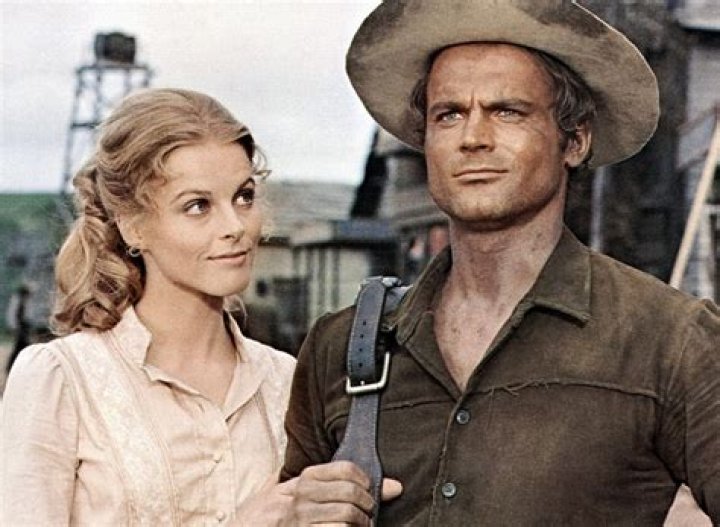 Yanti Somer Biography, Age, Height, Husband, Net Worth, Family